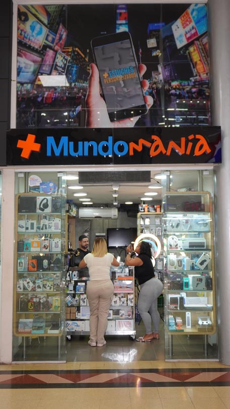 + Mundo Manía | Centro Comercial Monterrey Medellín