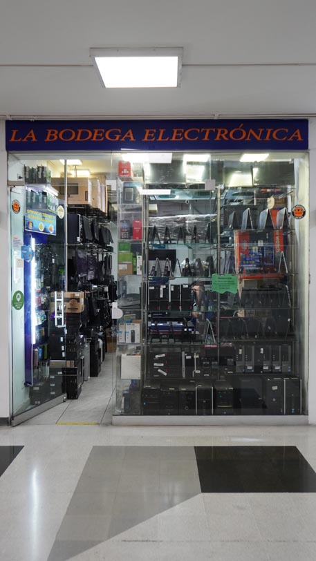 Bodega Electrónica y de Tecnología | Centro Comercial Monterrey Medellín
