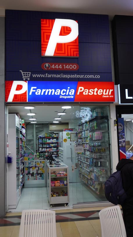 Farmacia Pasteur | Centro Comercial Monterrey Medellín