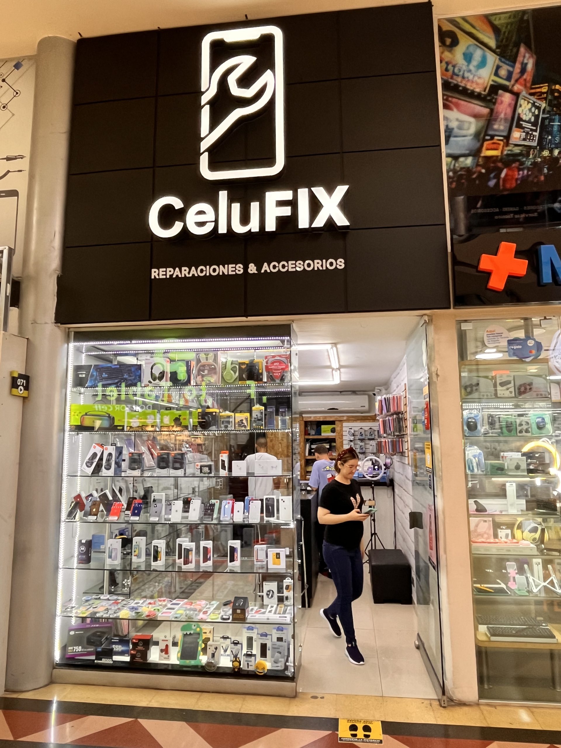 Celufix | Centro Comercial Monterrey Medellín