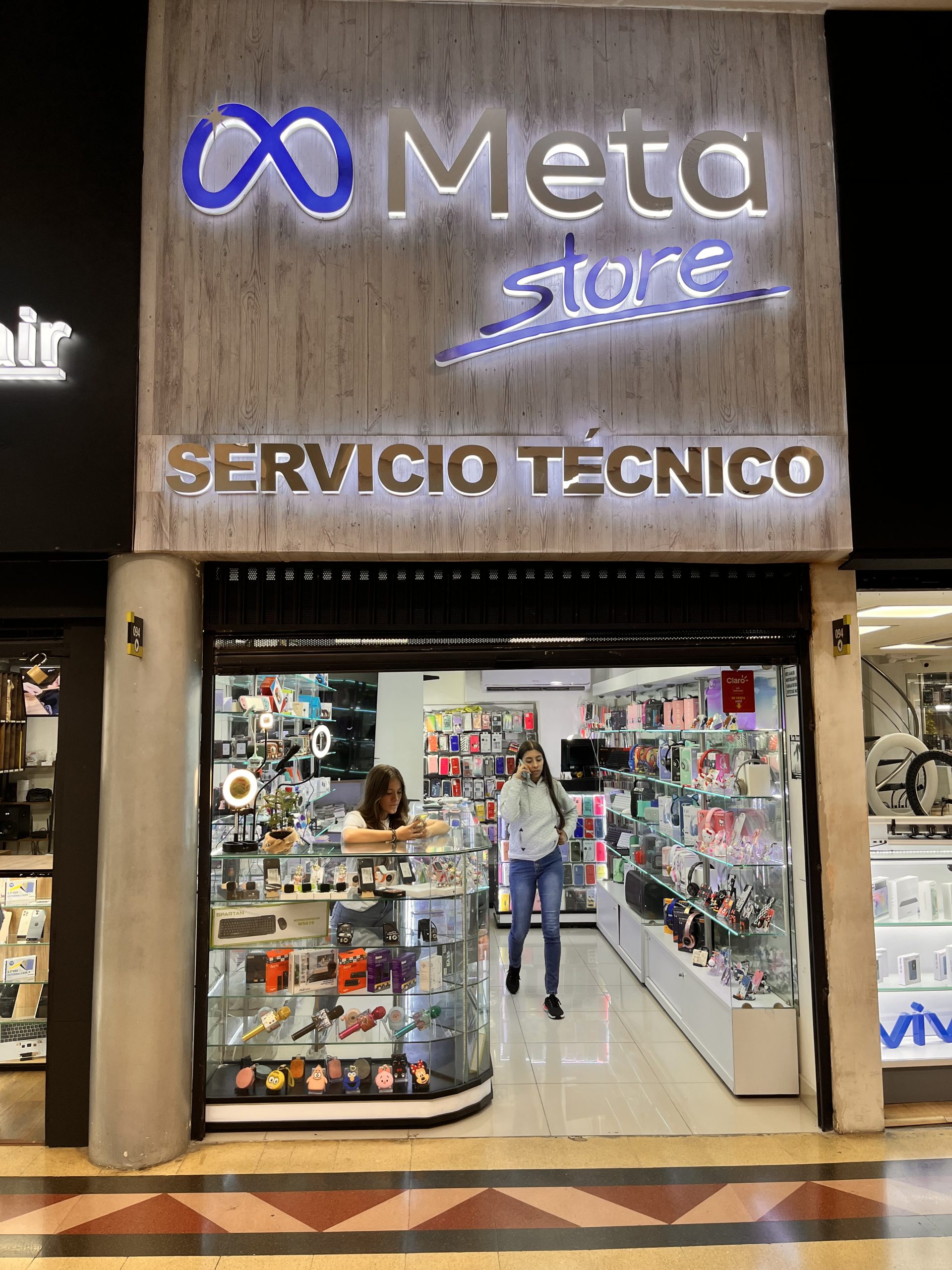 Meta Store | Centro Comercial Monterrey Medellín