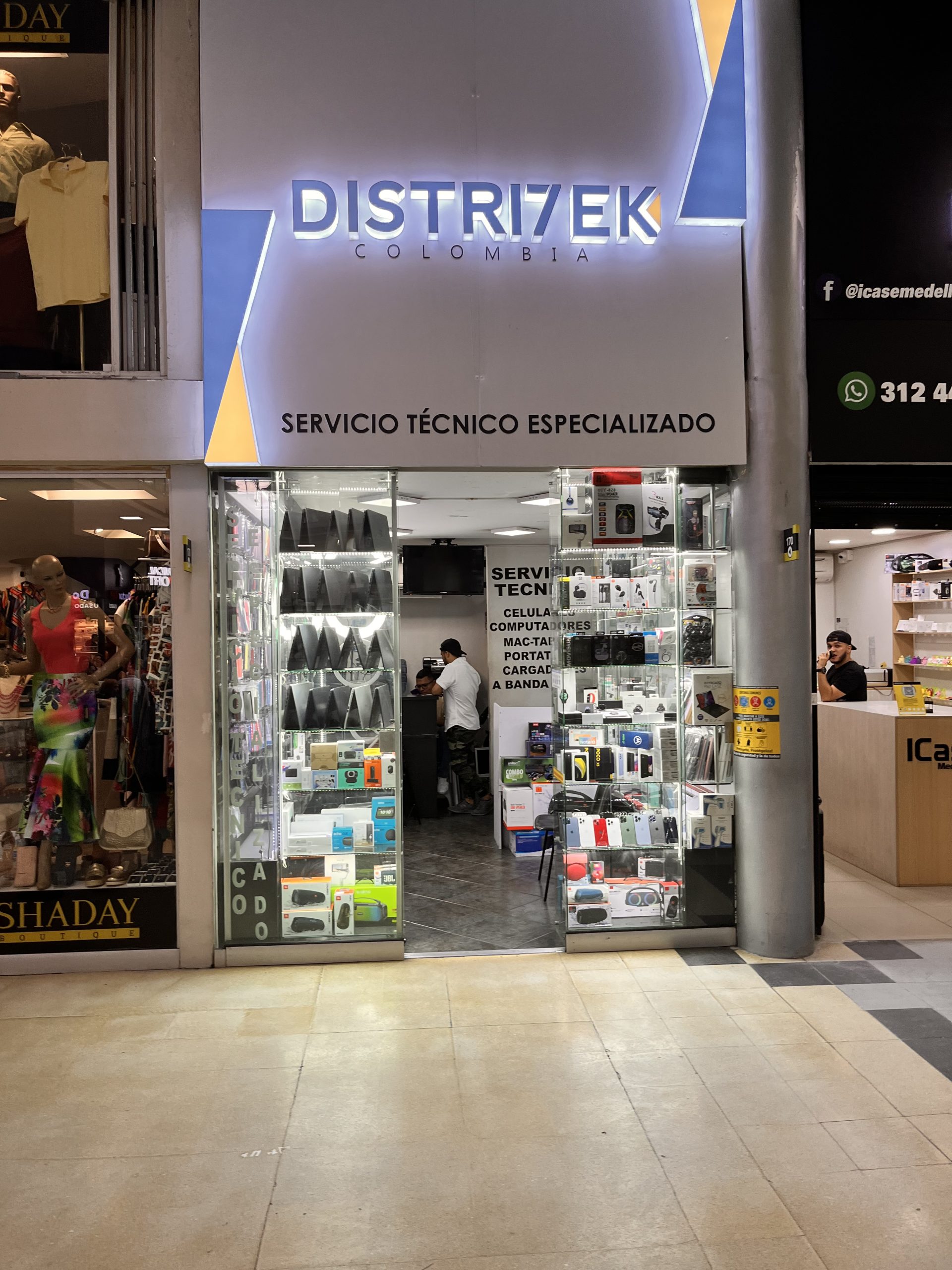 Distritek | Centro Comercial Monterrey Medellín