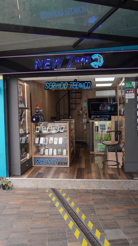  New Tech | Centro Comercial Monterrey Medellín